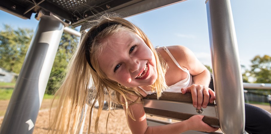 https://www.playlsi.com/globalassets/slideshows-design-files/playgrounds/smart-play-venti/venti-h-105.jpg?width=905&height=450&mode=crop