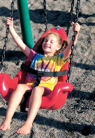 Molded Bucket Seat (5-12 yrs) w/Chains