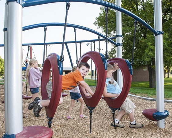 O-Zone® 3-Ring Climber w/Vibe® Handholds