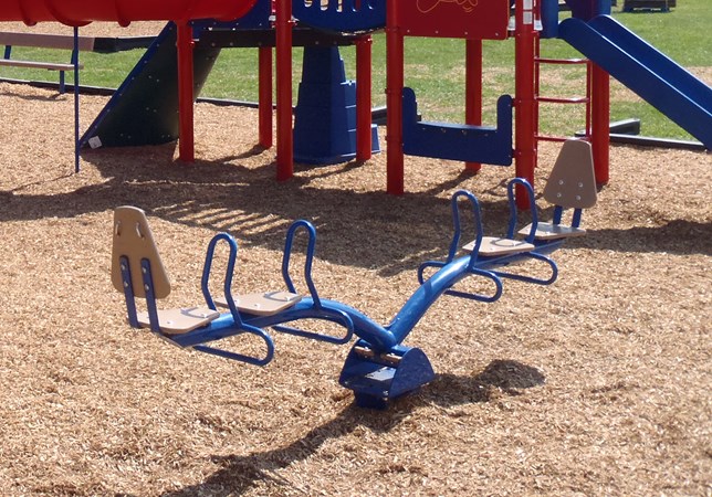 Seesaw, 4-Seats
